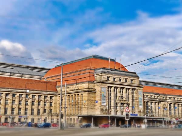 Leipzig Stadtführer zeigt den Hauptbahnhof Leipzig